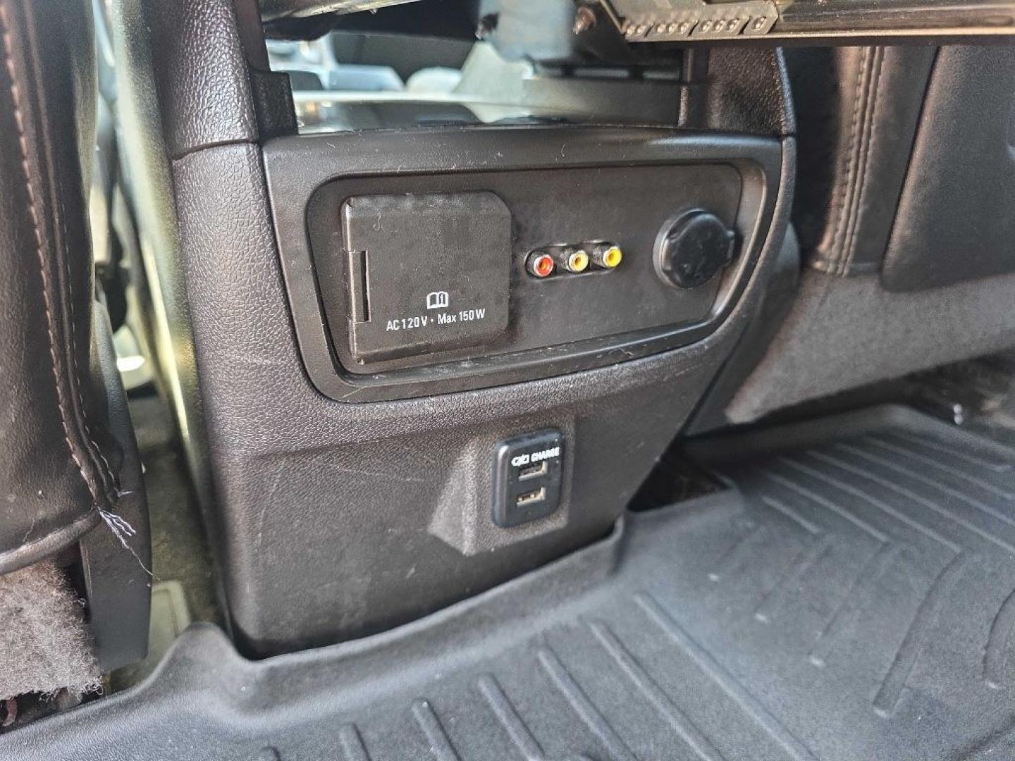 2014 GREY GMC ACADIA DENALI (1GKKVTKD3EJ) with an 3.6L engine, Automatic transmission, located at 495 Old Highway 20 West, South Sioux City, NE, 68776, (402) 494-2677, 42.458408, -96.443512- Photo#10