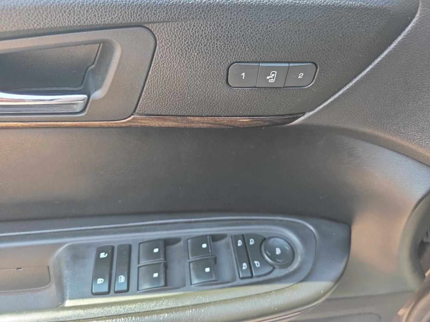 2014 GREY GMC ACADIA DENALI (1GKKVTKD3EJ) with an 3.6L engine, Automatic transmission, located at 495 Old Highway 20 West, South Sioux City, NE, 68776, (402) 494-2677, 42.458408, -96.443512- Photo#13