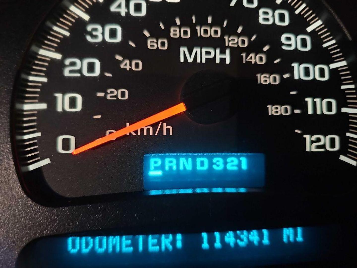 2004 BLACK CHEVROLET AVALANCHE 1500 (3GNEK12T04G) with an 5.3L engine, Automatic transmission, located at 495 Old Highway 20 West, South Sioux City, NE, 68776, (402) 494-2677, 42.458408, -96.443512 - Photo#9