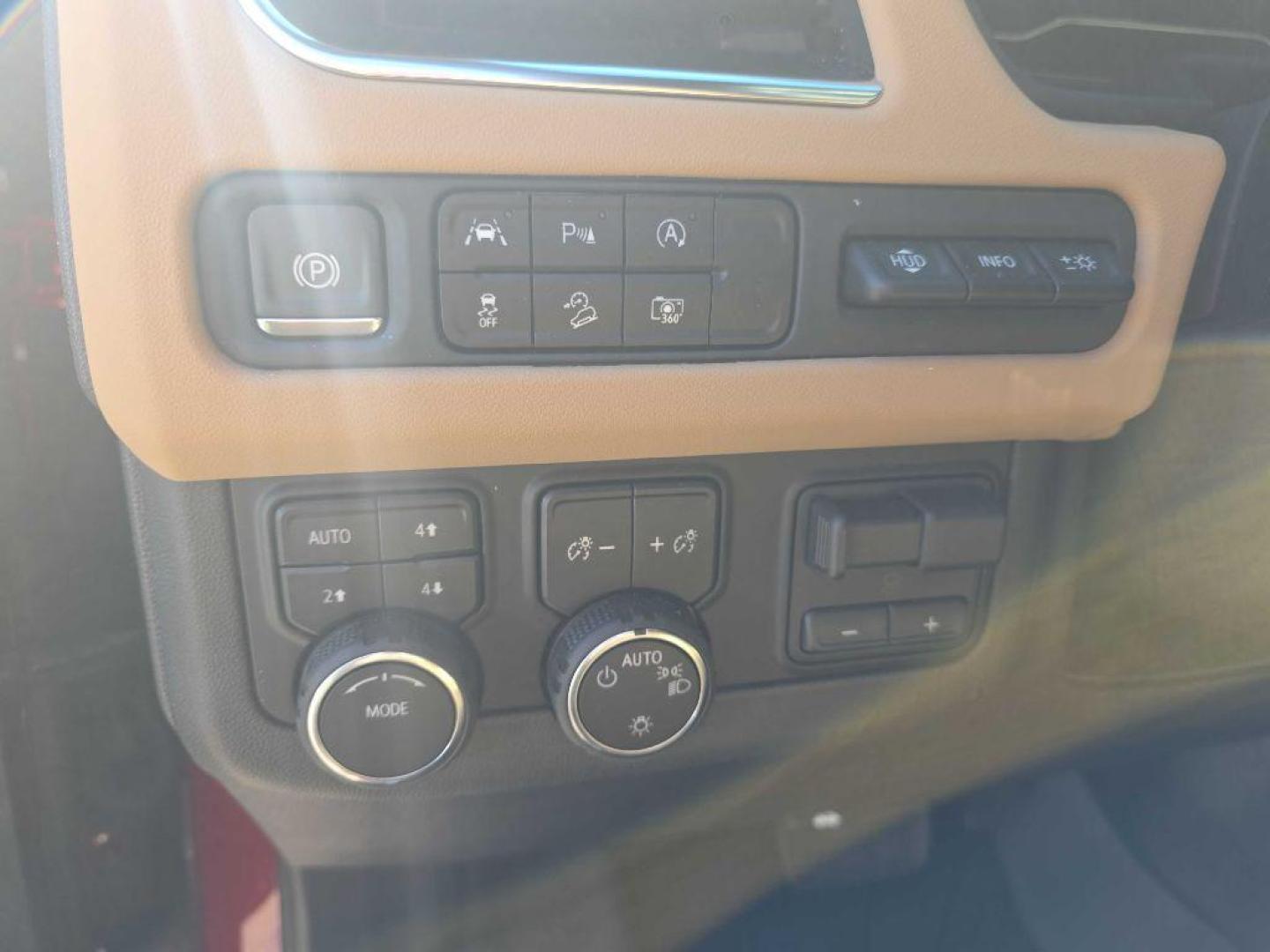 2024 RED CHEVROLET TAHOE 1500 PREMIER (1GNSKSKD2RR) with an 5.3L engine, Automatic transmission, located at 495 Old Highway 20 West, South Sioux City, NE, 68776, (402) 494-2677, 42.458408, -96.443512 - Photo#12