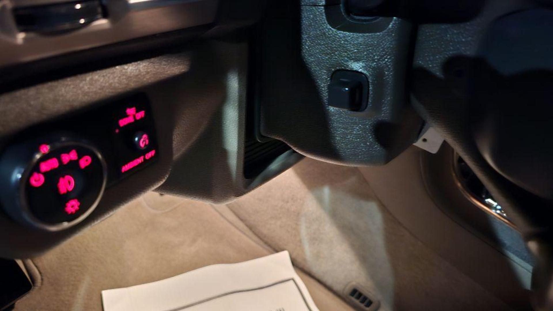 2016 WHITE GMC ACADIA DENALI (1GKKVTKD7GJ) with an 3.6L engine, Automatic transmission, located at 495 Old Highway 20 West, South Sioux City, NE, 68776, (402) 494-2677, 42.458408, -96.443512 - Photo#15