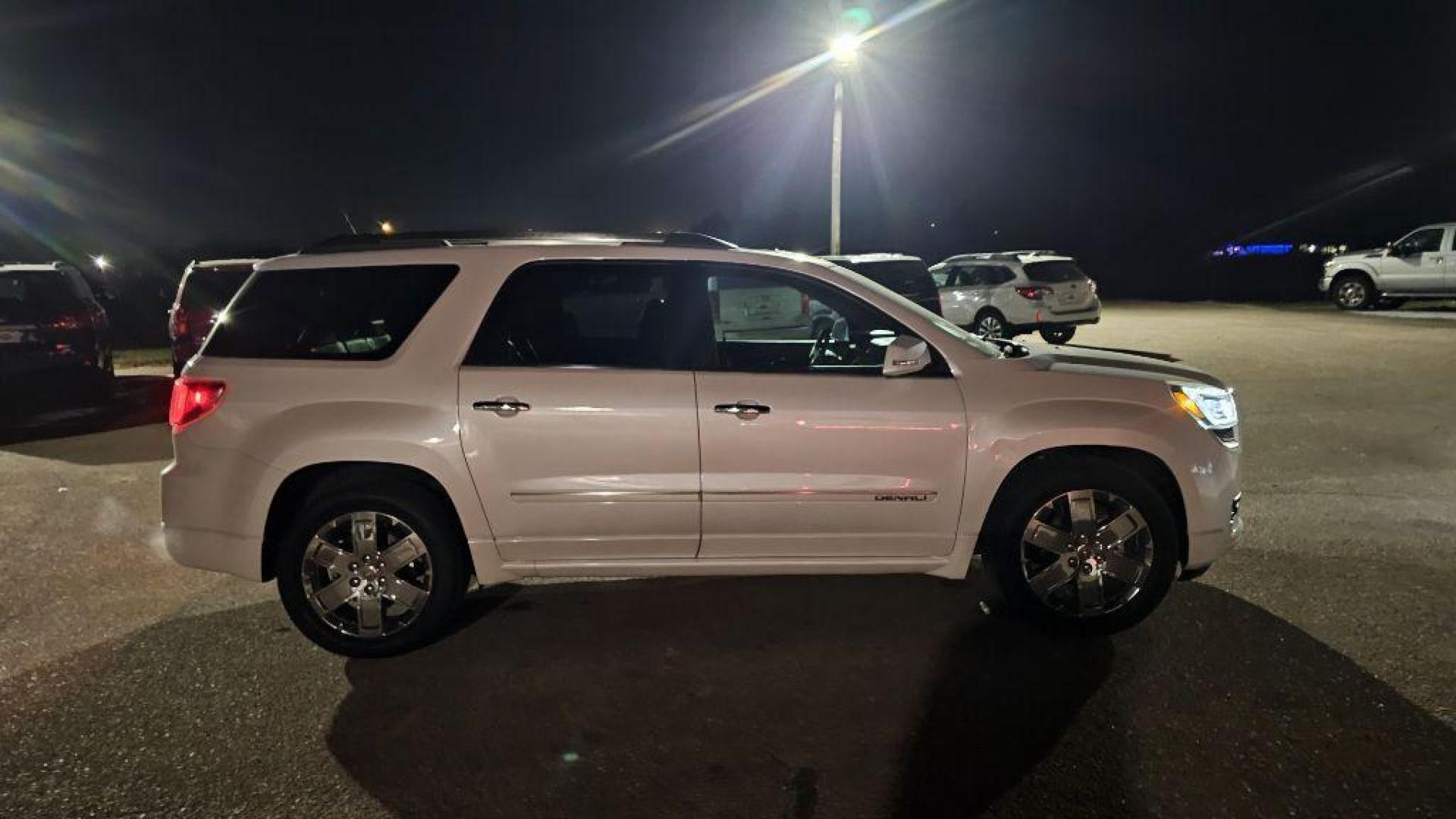 2016 WHITE GMC ACADIA DENALI (1GKKVTKD7GJ) with an 3.6L engine, Automatic transmission, located at 495 Old Highway 20 West, South Sioux City, NE, 68776, (402) 494-2677, 42.458408, -96.443512 - Photo#3
