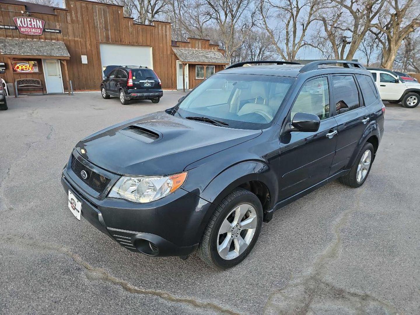 2013 GREY SUBARU FORESTER 2.5X (JF2SHGAC5DH) with an 2.5L engine, Automatic transmission, located at 495 Old Highway 20 West, South Sioux City, NE, 68776, (402) 494-2677, 42.458408, -96.443512 - Photo#0