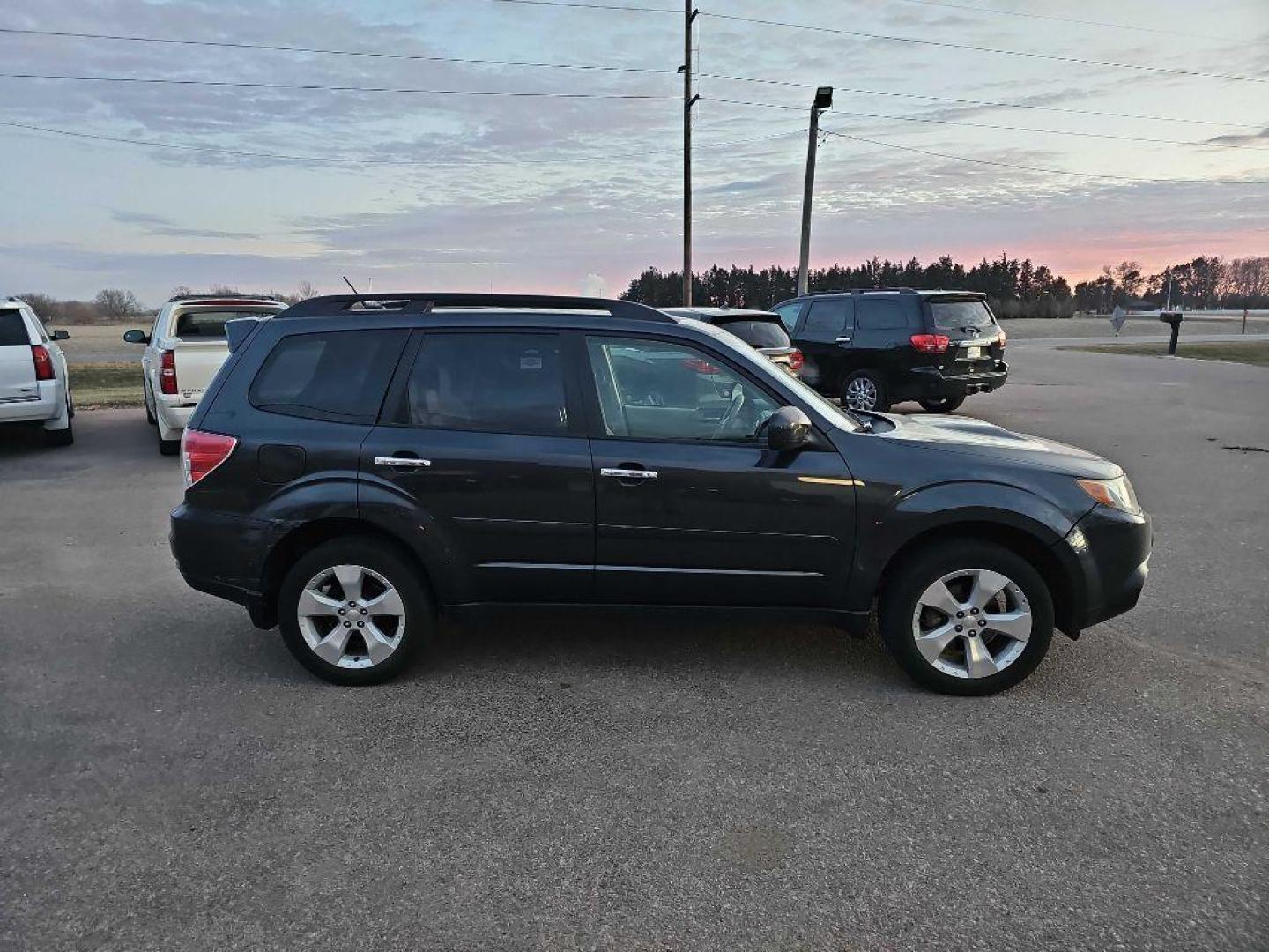 2013 GREY SUBARU FORESTER 2.5X (JF2SHGAC5DH) with an 2.5L engine, Automatic transmission, located at 495 Old Highway 20 West, South Sioux City, NE, 68776, (402) 494-2677, 42.458408, -96.443512 - Photo#4
