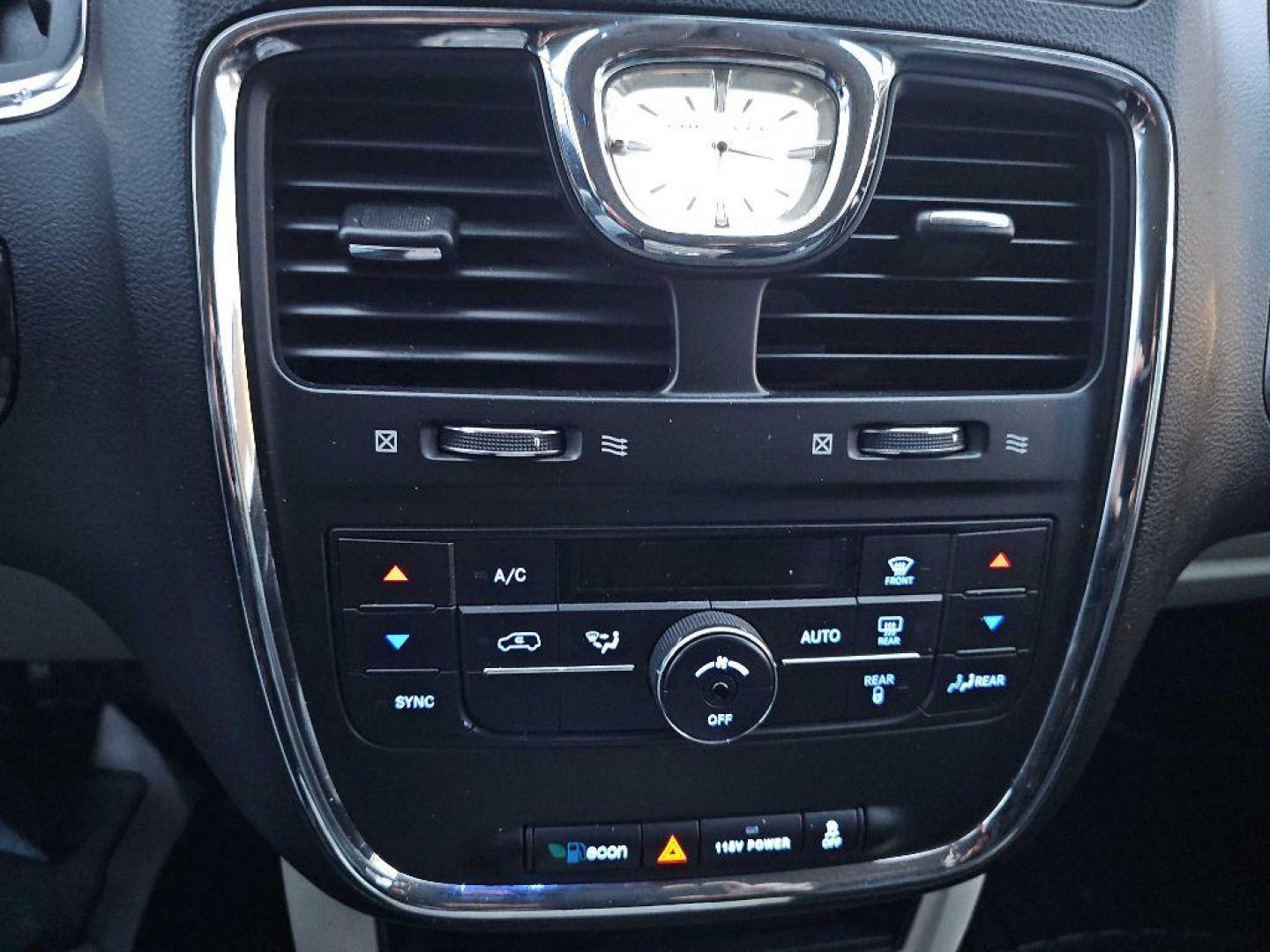 2015 BLUE CHRYSLER TOWN and COUNTRY TOURING (2C4RC1BG7FR) with an 3.6L engine, Automatic transmission, located at 495 Old Highway 20 West, South Sioux City, NE, 68776, (402) 494-2677, 42.458408, -96.443512 - Photo#13