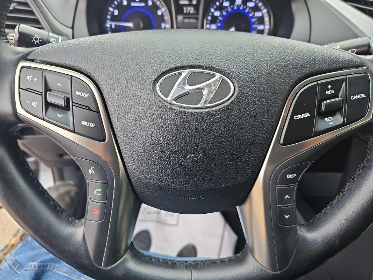 2013 GRAY HYUNDAI AZERA (KMHFG4JG5DA) with an 3.3L engine, Automatic transmission, located at 495 Old Highway 20 West, South Sioux City, NE, 68776, (402) 494-2677, 42.458408, -96.443512 - Photo#13