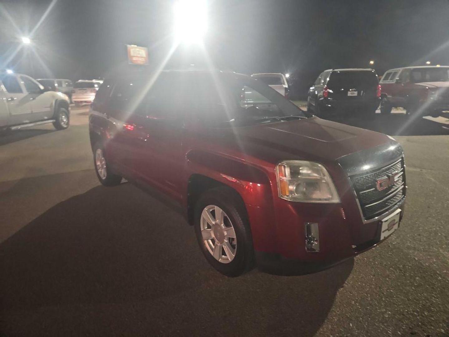 2012 MAROON GMC TERRAIN SLE (2GKALSEK0C6) with an 2.4L engine, Automatic transmission, located at 495 Old Highway 20 West, South Sioux City, NE, 68776, (402) 494-2677, 42.458408, -96.443512 - Photo#5