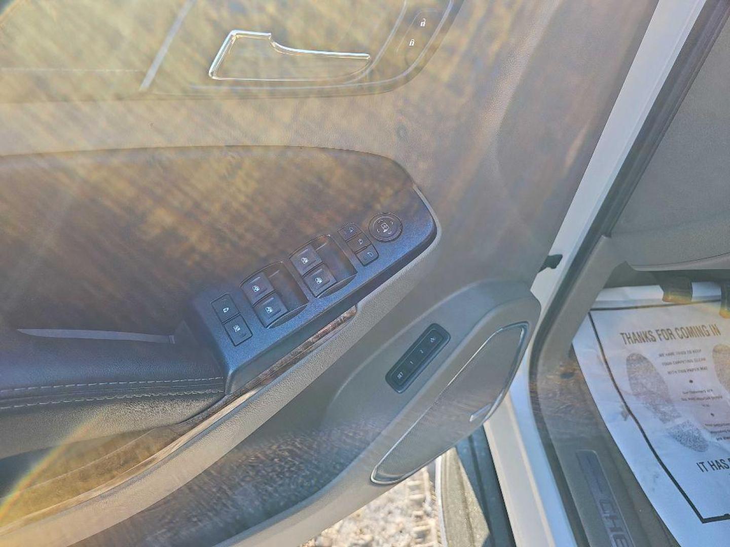 2011 SILVER JEEP GRAND CHEROKEE LAREDO (1J4RR4GG3BC) with an 3.6L engine, Automatic transmission, located at 495 Old Highway 20 West, South Sioux City, NE, 68776, (402) 494-2677, 42.458408, -96.443512 - Photo#18