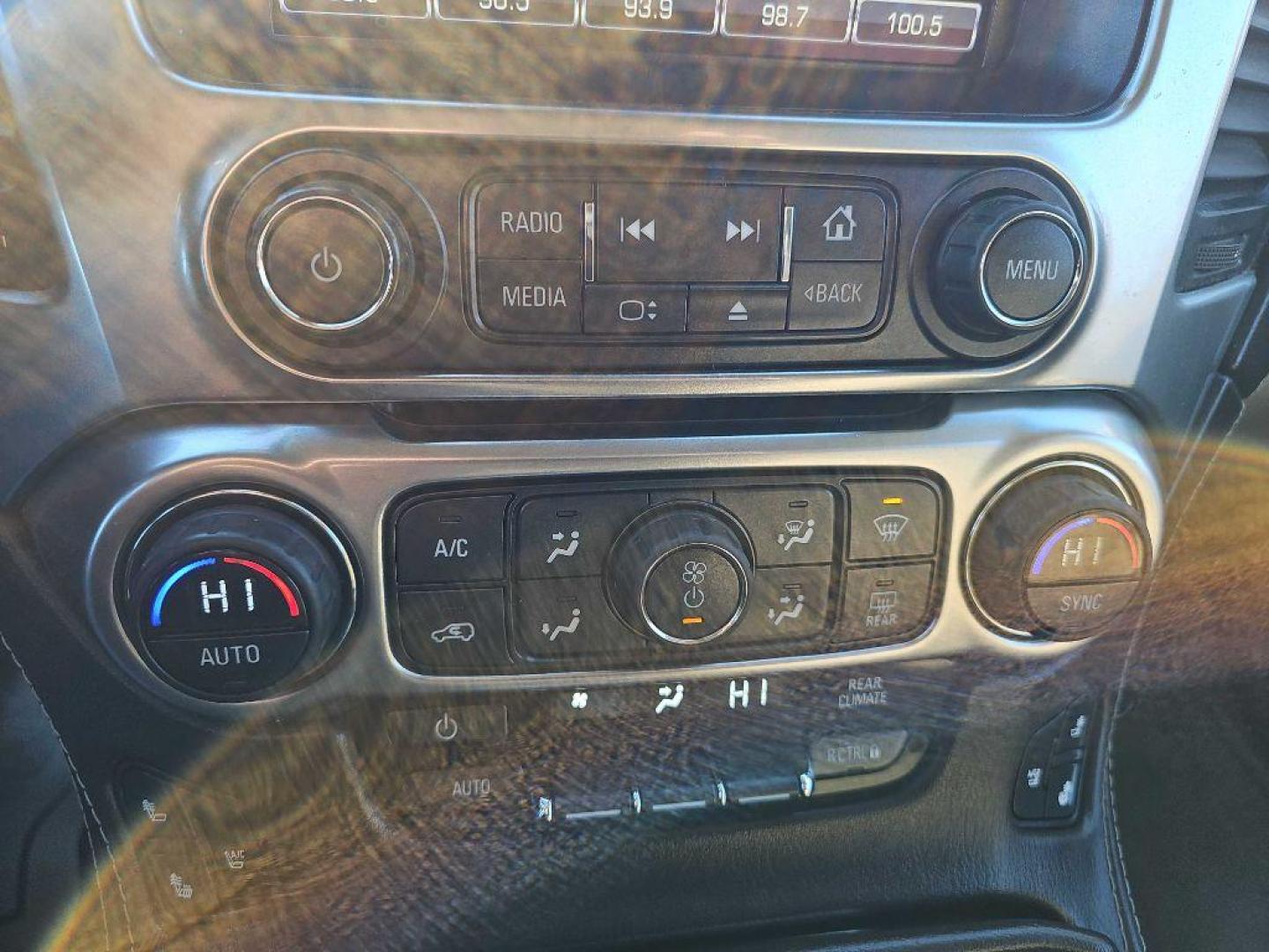 2011 SILVER JEEP GRAND CHEROKEE LAREDO (1J4RR4GG3BC) with an 3.6L engine, Automatic transmission, located at 495 Old Highway 20 West, South Sioux City, NE, 68776, (402) 494-2677, 42.458408, -96.443512 - Photo#21