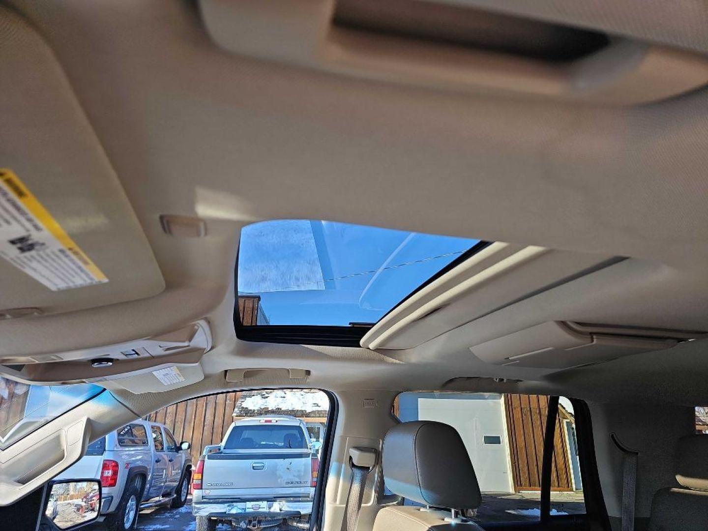 2011 SILVER JEEP GRAND CHEROKEE LAREDO (1J4RR4GG3BC) with an 3.6L engine, Automatic transmission, located at 495 Old Highway 20 West, South Sioux City, NE, 68776, (402) 494-2677, 42.458408, -96.443512 - Photo#41