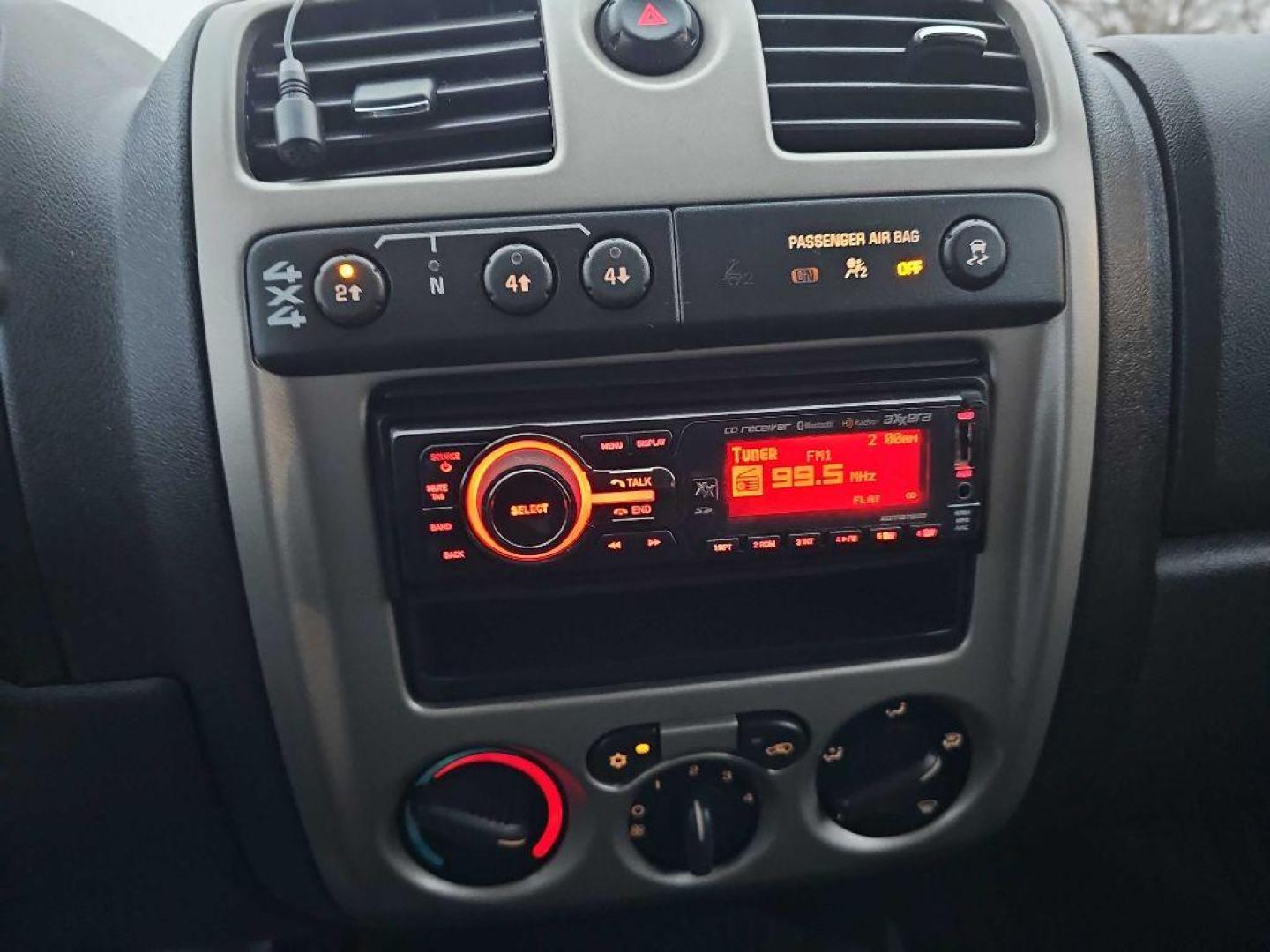 2010 GREY CHEVROLET COLORADO LT (1GCKTCDE4A8) with an 3.7L engine, Automatic transmission, located at 495 Old Highway 20 West, South Sioux City, NE, 68776, (402) 494-2677, 42.458408, -96.443512 - Photo#12