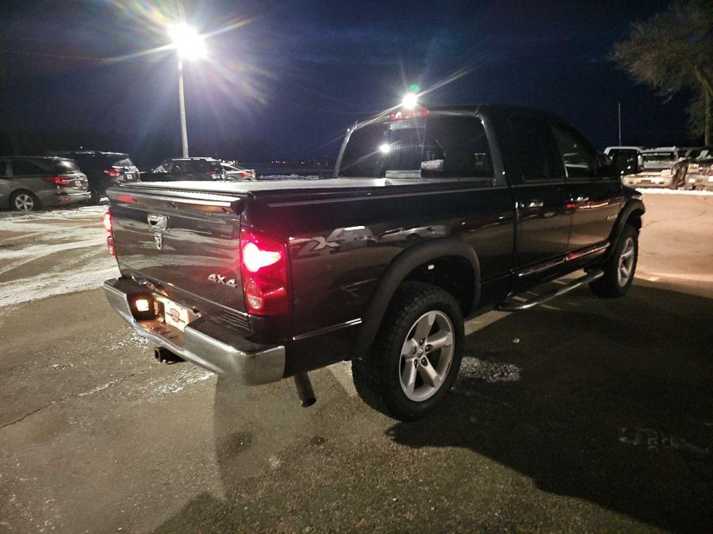 2008 BLACK DODGE RAM 1500 ST (1D7HU18258S) with an 5.7L engine, Automatic transmission, located at 495 Old Highway 20 West, South Sioux City, NE, 68776, (402) 494-2677, 42.458408, -96.443512 - Photo#3