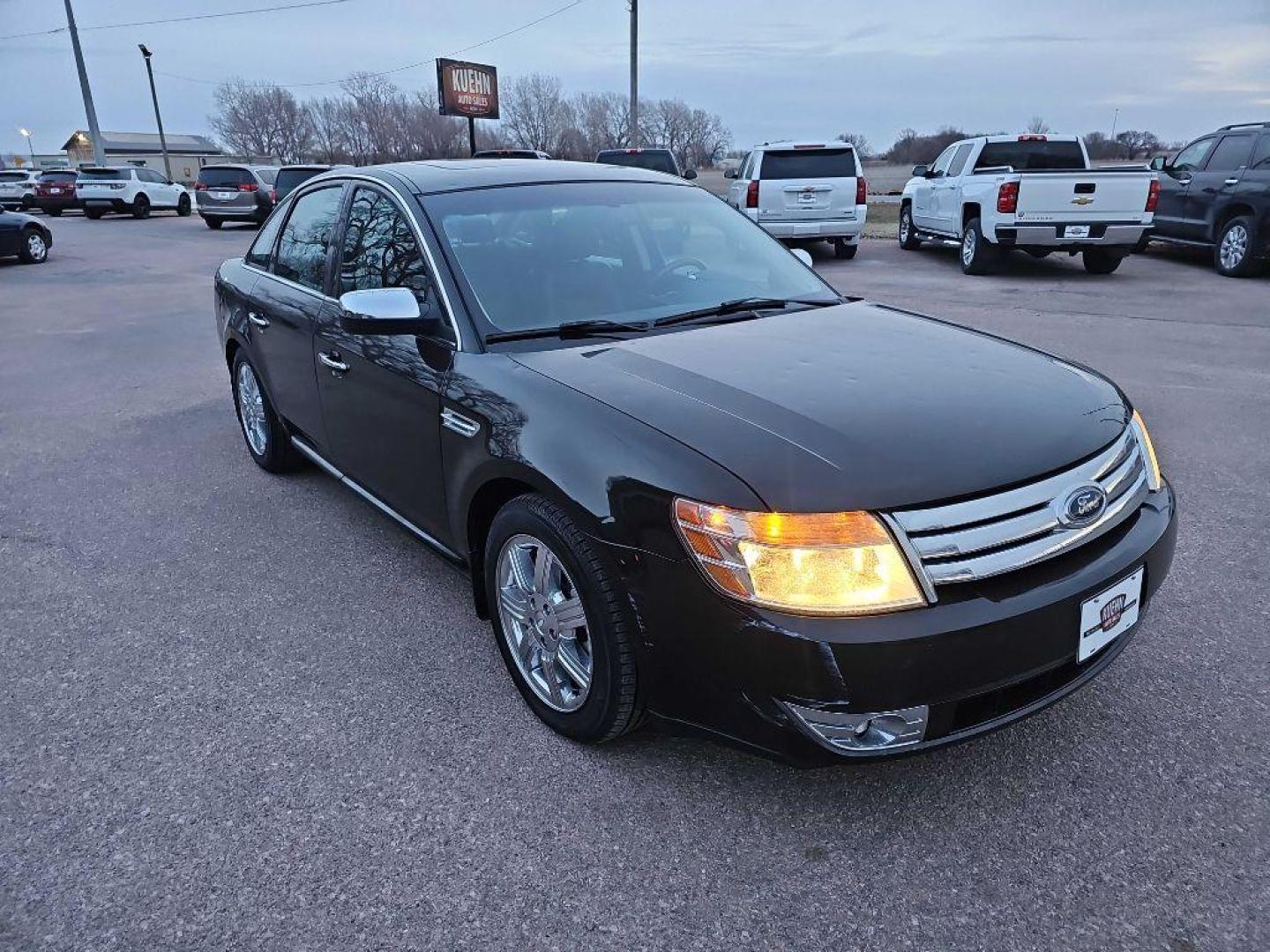 2009 BLACK FORD TAURUS LIMITED (1FAHP25W09G) with an 3.5L engine, Automatic transmission, located at 495 Old Highway 20 West, South Sioux City, NE, 68776, (402) 494-2677, 42.458408, -96.443512 - Photo#5