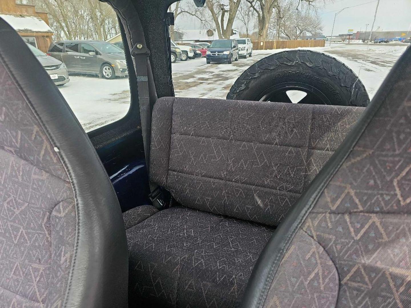 2001 BLUE JEEP WRANGLER / TJ SPORT (1J4FA49S11P) with an 4.0L engine, Automatic transmission, located at 495 Old Highway 20 West, South Sioux City, NE, 68776, (402) 494-2677, 42.458408, -96.443512 - Photo#13