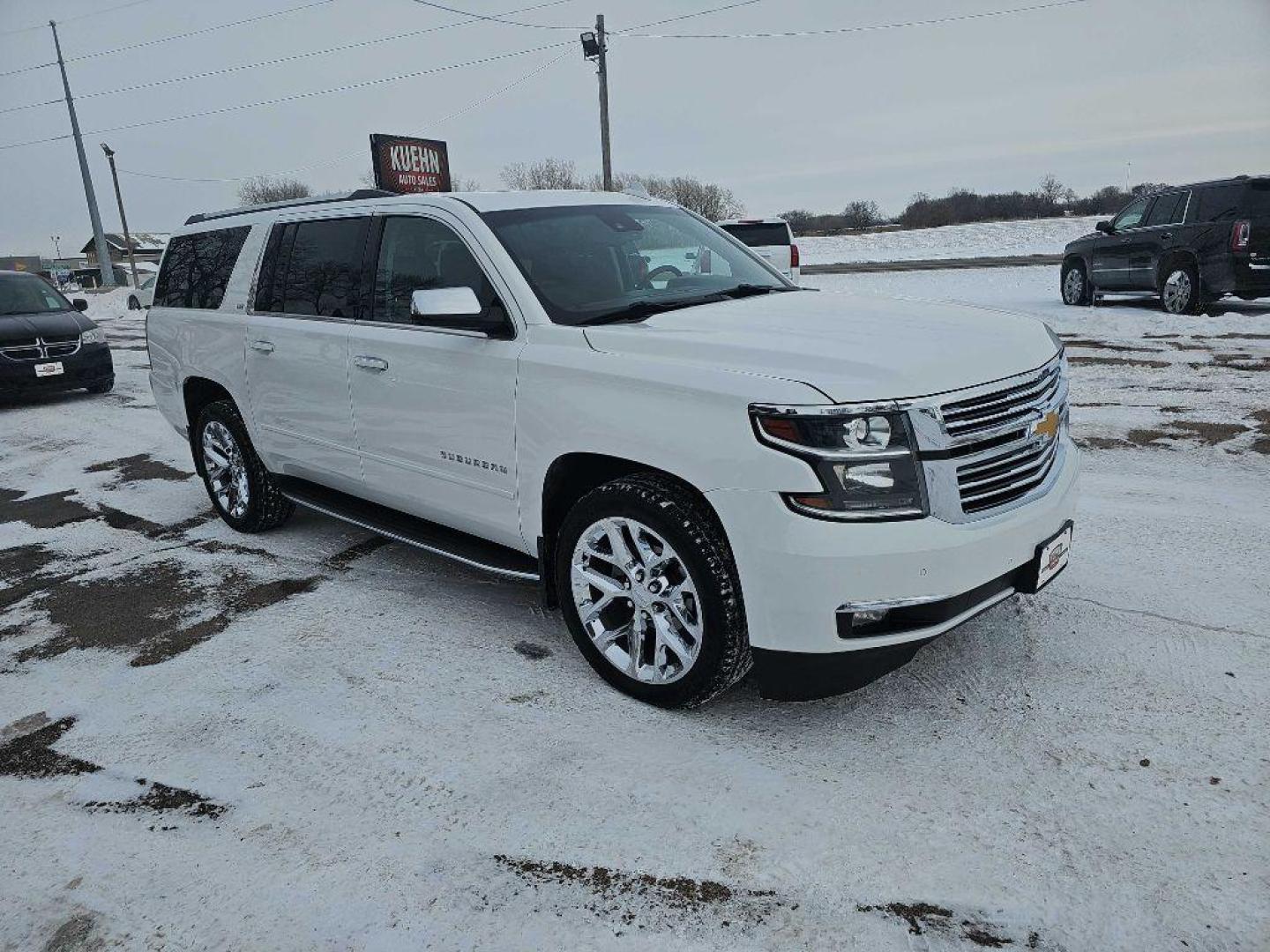 2015 WHITE CHEVROLET SUBURBAN 1500 LTZ (1GNSKKKC5FR) with an 5.3L engine, Automatic transmission, located at 495 Old Highway 20 West, South Sioux City, NE, 68776, (402) 494-2677, 42.458408, -96.443512 - Photo#6