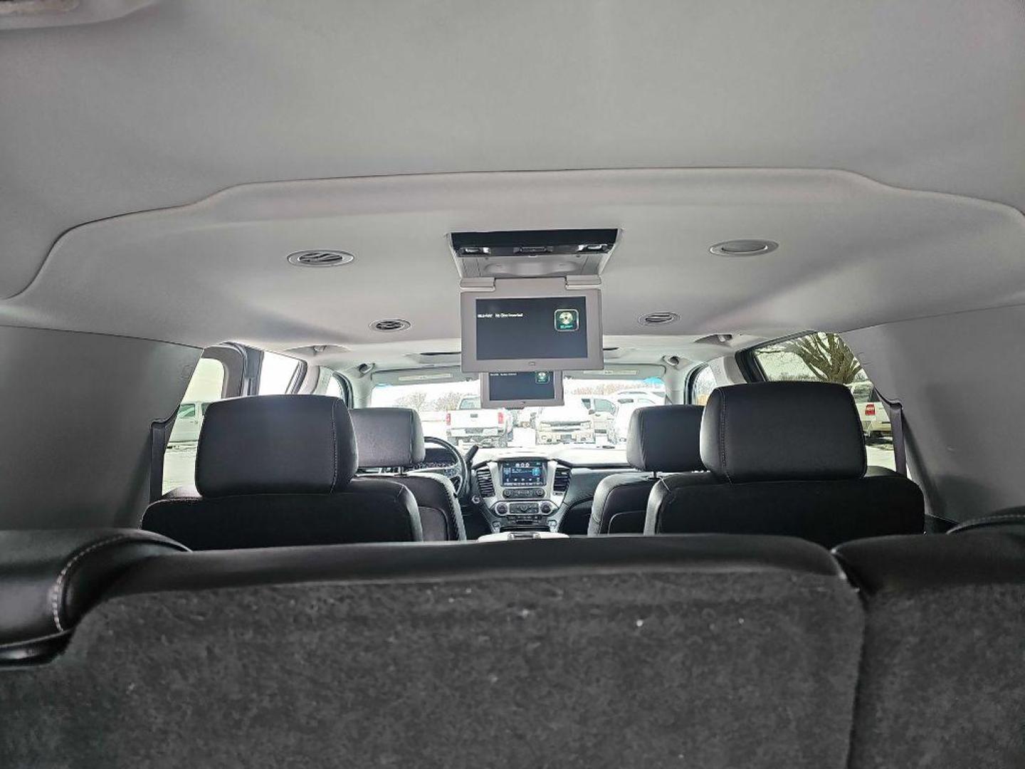 2015 WHITE CHEVROLET SUBURBAN 1500 LTZ (1GNSKKKC5FR) with an 5.3L engine, Automatic transmission, located at 495 Old Highway 20 West, South Sioux City, NE, 68776, (402) 494-2677, 42.458408, -96.443512 - Photo#9