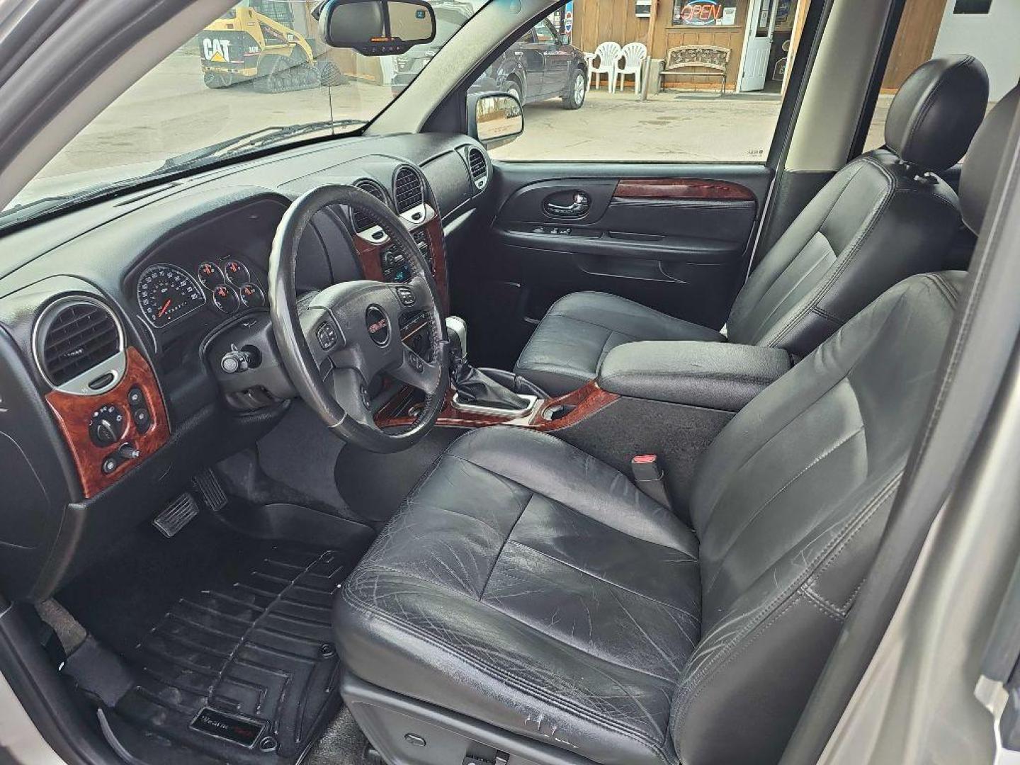 2006 SILVER GMC ENVOY (1GKDT13S962) with an 4.2L engine, Automatic transmission, located at 495 Old Highway 20 West, South Sioux City, NE, 68776, (402) 494-2677, 42.458408, -96.443512 - Photo#5