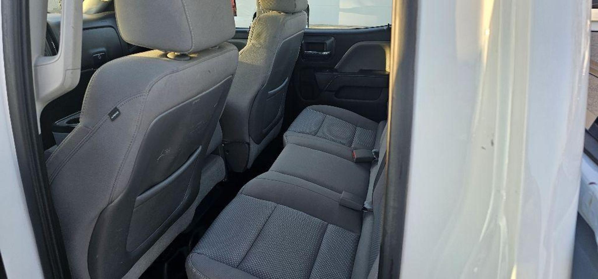 2015 WHITE CHEVROLET SILVERADO 1500 (1GCVKPECXFZ) with an 5.3L engine, Automatic transmission, located at 495 Old Highway 20 West, South Sioux City, NE, 68776, (402) 494-2677, 42.458408, -96.443512 - Photo#14