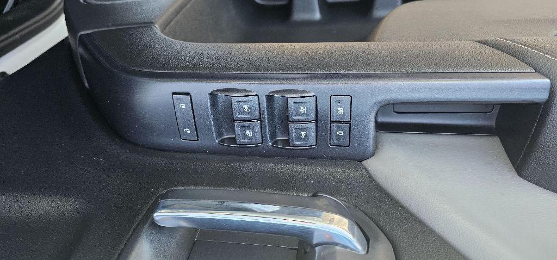 2015 WHITE CHEVROLET SILVERADO 1500 (1GCVKPECXFZ) with an 5.3L engine, Automatic transmission, located at 495 Old Highway 20 West, South Sioux City, NE, 68776, (402) 494-2677, 42.458408, -96.443512 - Photo#17