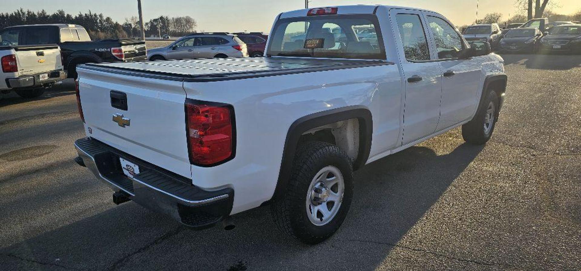 2015 WHITE CHEVROLET SILVERADO 1500 (1GCVKPECXFZ) with an 5.3L engine, Automatic transmission, located at 495 Old Highway 20 West, South Sioux City, NE, 68776, (402) 494-2677, 42.458408, -96.443512 - Photo#3