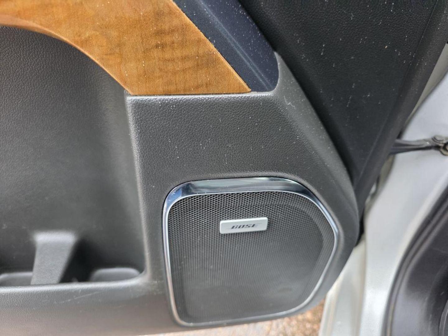2017 SILVER CHEVROLET SILVERADO 1500 LTZ (3GCUKSECXHG) with an 5.3L engine, Automatic transmission, located at 495 Old Highway 20 West, South Sioux City, NE, 68776, (402) 494-2677, 42.458408, -96.443512 - Photo#9