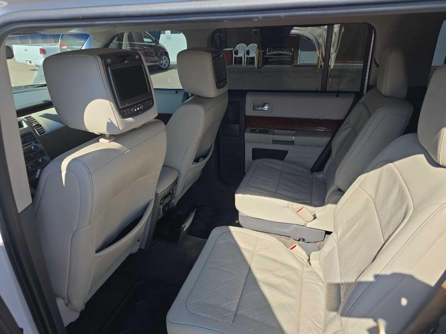 2012 WHITE FORD FLEX LIMITED (2FMHK6DT9CB) with an 3.5L engine, Automatic transmission, located at 495 Old Highway 20 West, South Sioux City, NE, 68776, (402) 494-2677, 42.458408, -96.443512 - Photo#7