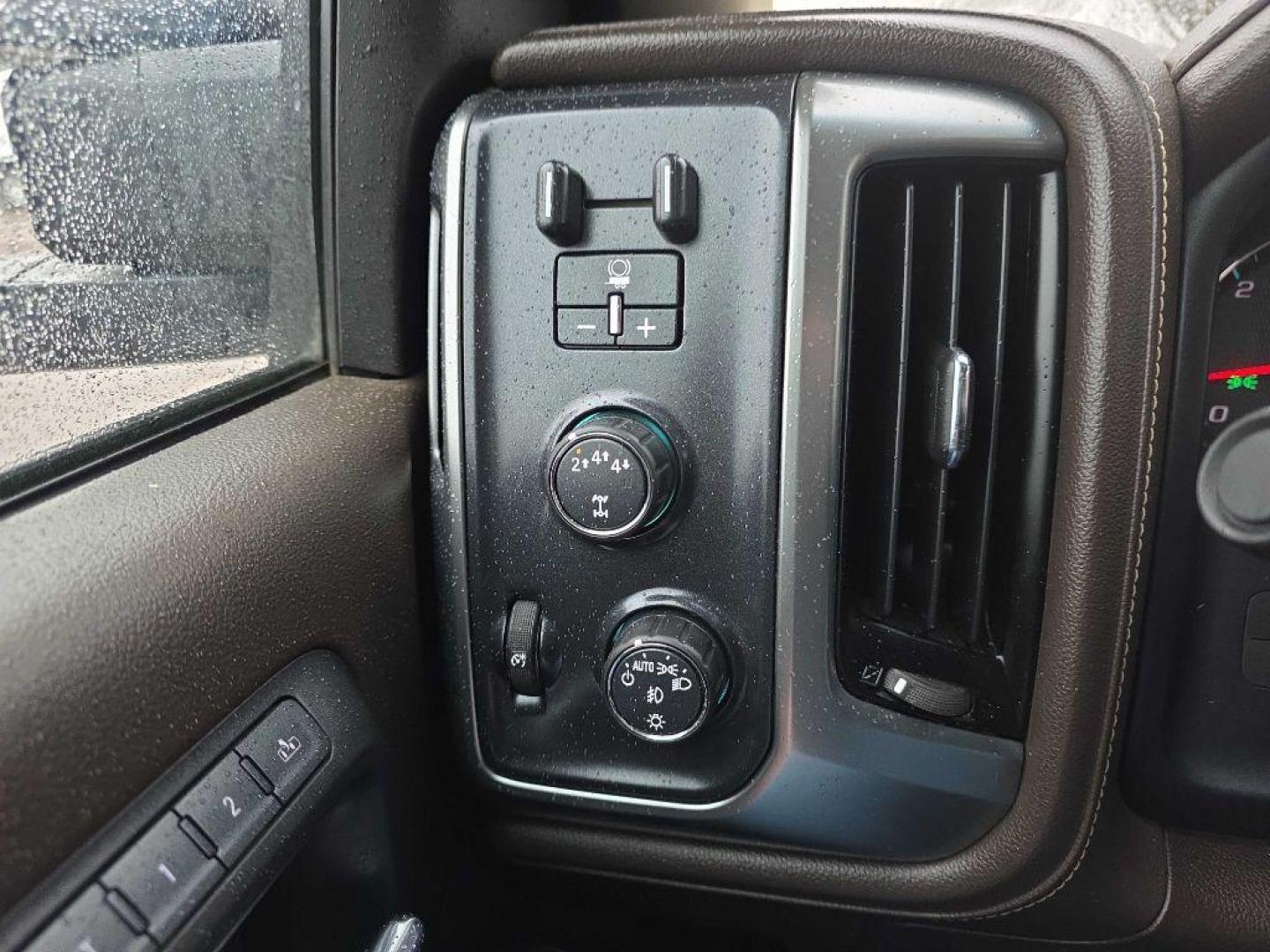 2017 BROWN CHEVROLET SILVERADO 2500 HEAVY DUTY LTZ (1GC1KWEG0HF) with an 6.0L engine, Automatic transmission, located at 495 Old Highway 20 West, South Sioux City, NE, 68776, (402) 494-2677, 42.458408, -96.443512 - Photo#14