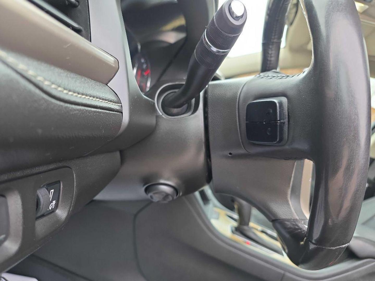 2018 SILVER GMC ACADIA DENALI (1GKKNXLS4JZ) with an 3.6L engine, Automatic transmission, located at 495 Old Highway 20 West, South Sioux City, NE, 68776, (402) 494-2677, 42.458408, -96.443512 - Photo#10