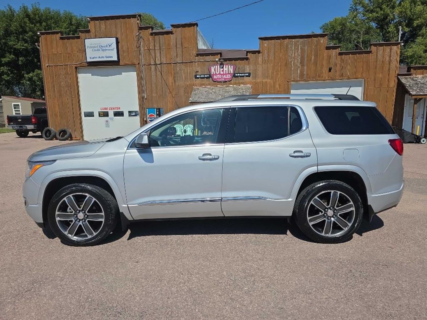 2018 SILVER GMC ACADIA DENALI (1GKKNXLS4JZ) with an 3.6L engine, Automatic transmission, located at 495 Old Highway 20 West, South Sioux City, NE, 68776, (402) 494-2677, 42.458408, -96.443512- Photo#1