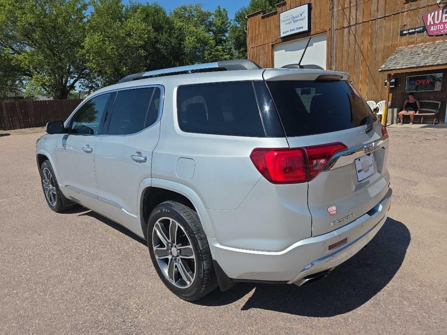 2018 SILVER GMC ACADIA DENALI (1GKKNXLS4JZ) with an 3.6L engine, Automatic transmission, located at 495 Old Highway 20 West, South Sioux City, NE, 68776, (402) 494-2677, 42.458408, -96.443512- Photo#2