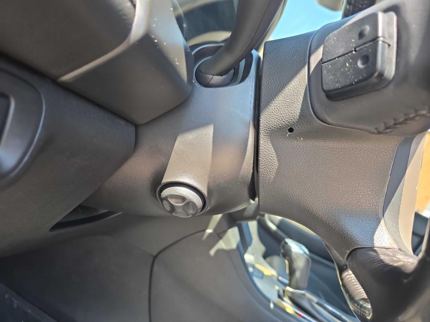 2018 SILVER GMC ACADIA DENALI (1GKKNXLS4JZ) with an 3.6L engine, Automatic transmission, located at 495 Old Highway 20 West, South Sioux City, NE, 68776, (402) 494-2677, 42.458408, -96.443512- Photo#11