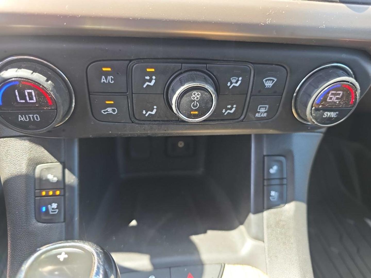2018 SILVER GMC ACADIA DENALI (1GKKNXLS4JZ) with an 3.6L engine, Automatic transmission, located at 495 Old Highway 20 West, South Sioux City, NE, 68776, (402) 494-2677, 42.458408, -96.443512- Photo#18