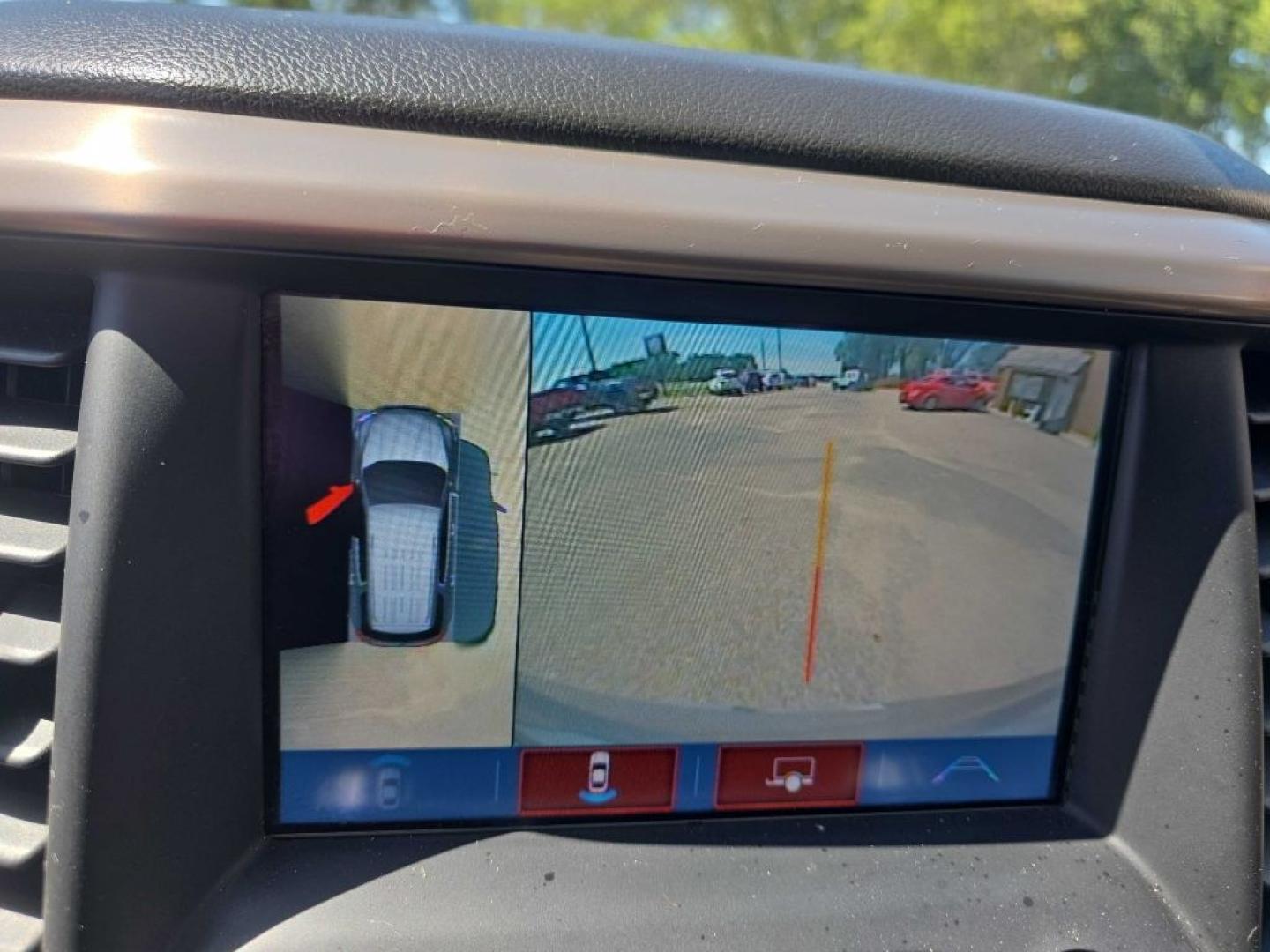 2018 SILVER GMC ACADIA DENALI (1GKKNXLS4JZ) with an 3.6L engine, Automatic transmission, located at 495 Old Highway 20 West, South Sioux City, NE, 68776, (402) 494-2677, 42.458408, -96.443512- Photo#19