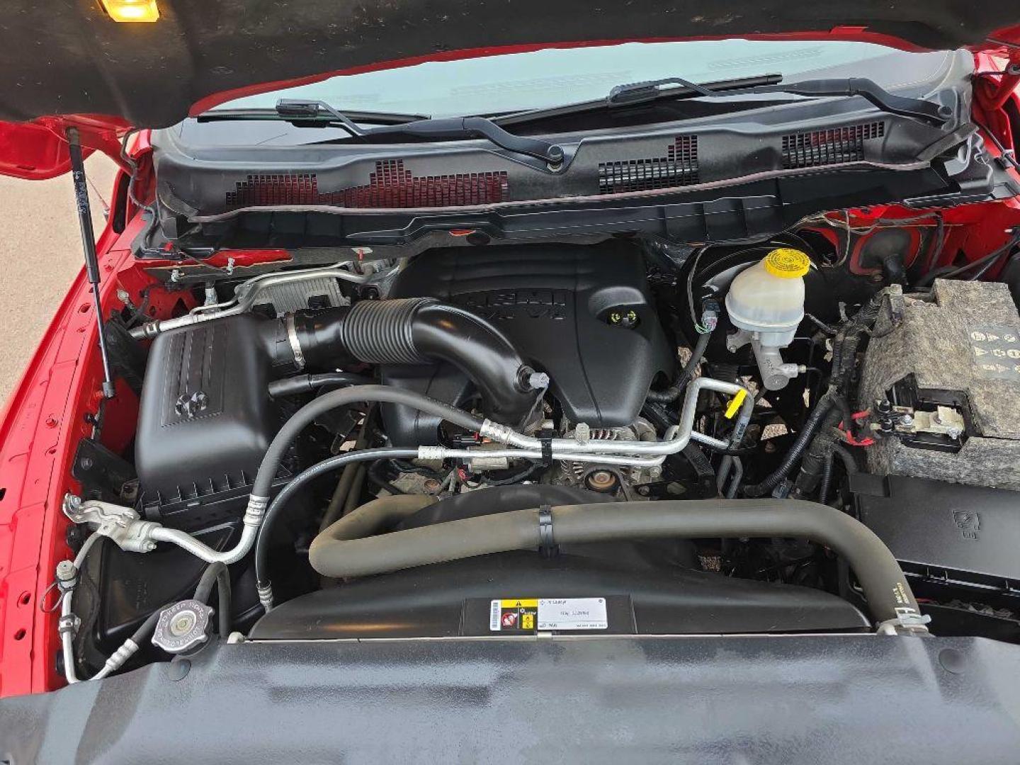2017 RED RAM 1500 SLT (3C6RR7LT7HG) with an 5.7L engine, Automatic transmission, located at 495 Old Highway 20 West, South Sioux City, NE, 68776, (402) 494-2677, 42.458408, -96.443512 - Photo#18
