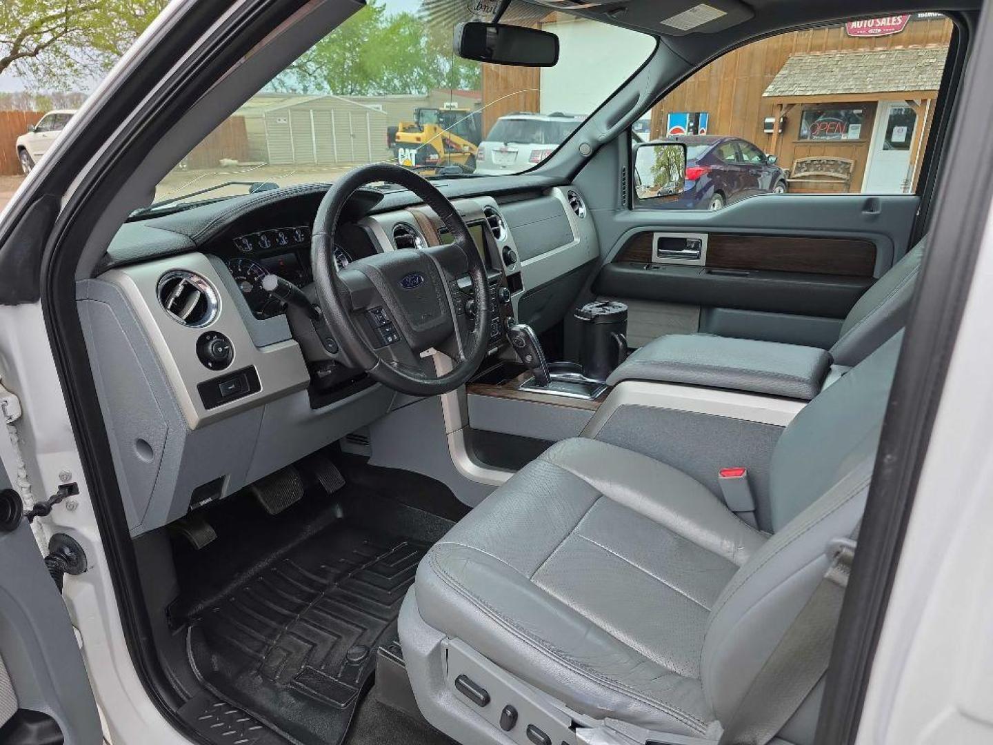 2013 WHITE FORD F150 SUPERCREW (1FTFW1EF0DK) with an 5.0L engine, Automatic transmission, located at 495 Old Highway 20 West, South Sioux City, NE, 68776, (402) 494-2677, 42.458408, -96.443512 - Photo#7