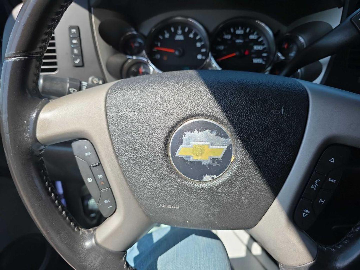 2010 BLUE CHEVROLET SILVERADO 1500 LT (3GCRKSE3XAG) with an 5.3L engine, Automatic transmission, located at 495 Old Highway 20 West, South Sioux City, NE, 68776, (402) 494-2677, 42.458408, -96.443512 - Photo#6