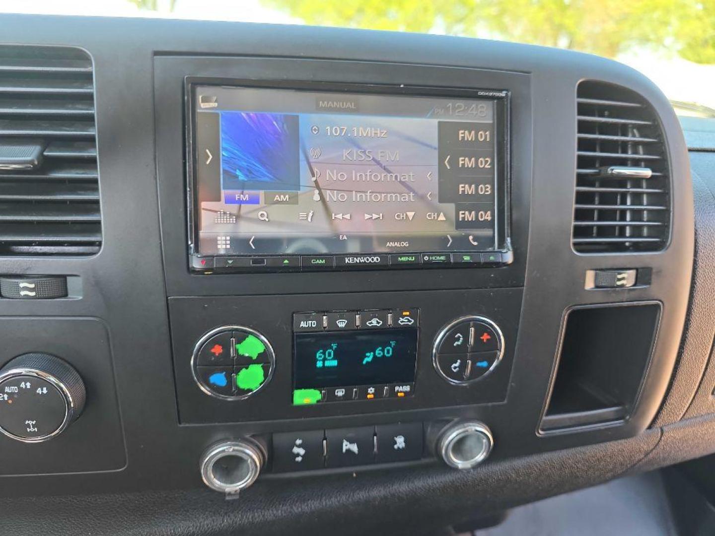 2010 BLUE CHEVROLET SILVERADO 1500 LT (3GCRKSE3XAG) with an 5.3L engine, Automatic transmission, located at 495 Old Highway 20 West, South Sioux City, NE, 68776, (402) 494-2677, 42.458408, -96.443512 - Photo#7