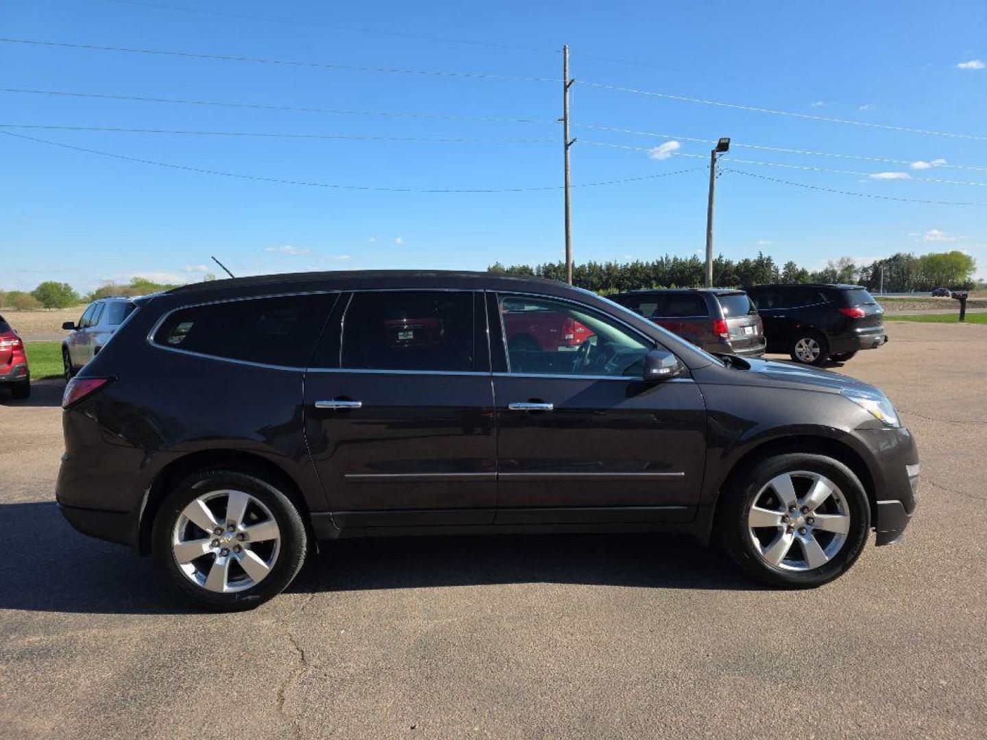 2014 GREY CHEVROLET TRAVERSE LTZ (1GNKVJKD7EJ) with an 3.6L engine, Automatic transmission, located at 495 Old Highway 20 West, South Sioux City, NE, 68776, (402) 494-2677, 42.458408, -96.443512 - Photo#0