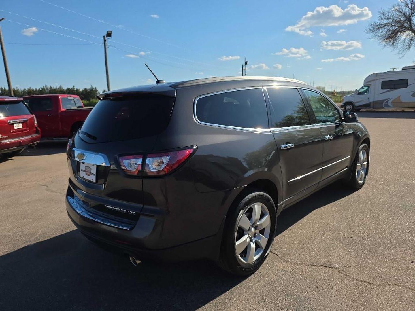 2014 GREY CHEVROLET TRAVERSE LTZ (1GNKVJKD7EJ) with an 3.6L engine, Automatic transmission, located at 495 Old Highway 20 West, South Sioux City, NE, 68776, (402) 494-2677, 42.458408, -96.443512 - Photo#1