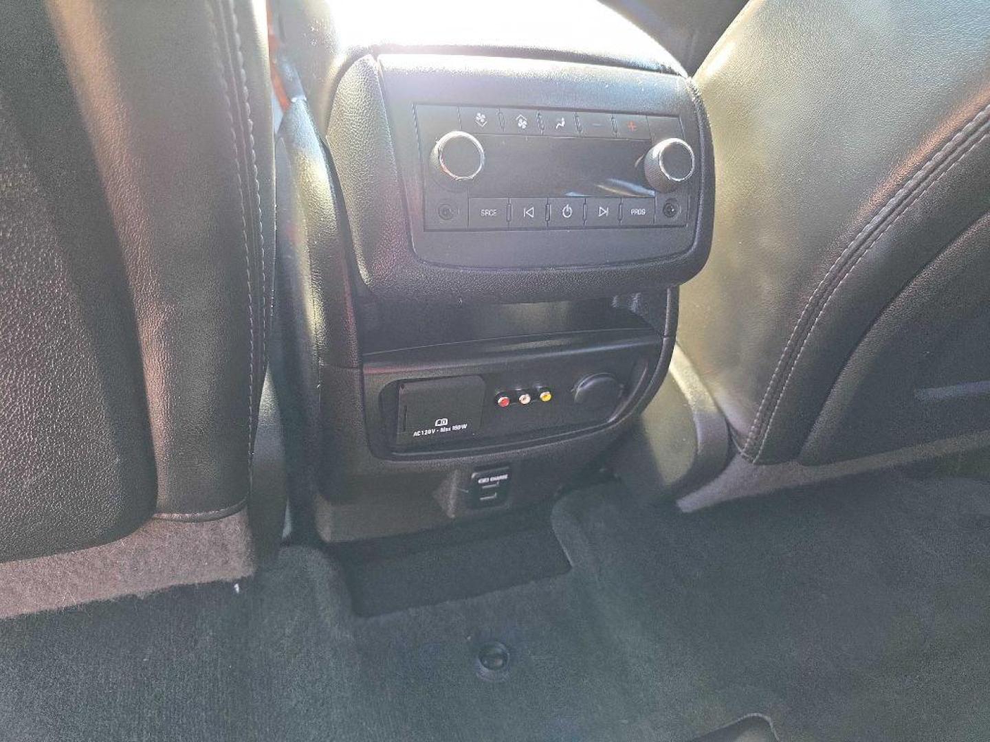 2014 GREY CHEVROLET TRAVERSE LTZ (1GNKVJKD7EJ) with an 3.6L engine, Automatic transmission, located at 495 Old Highway 20 West, South Sioux City, NE, 68776, (402) 494-2677, 42.458408, -96.443512 - Photo#8