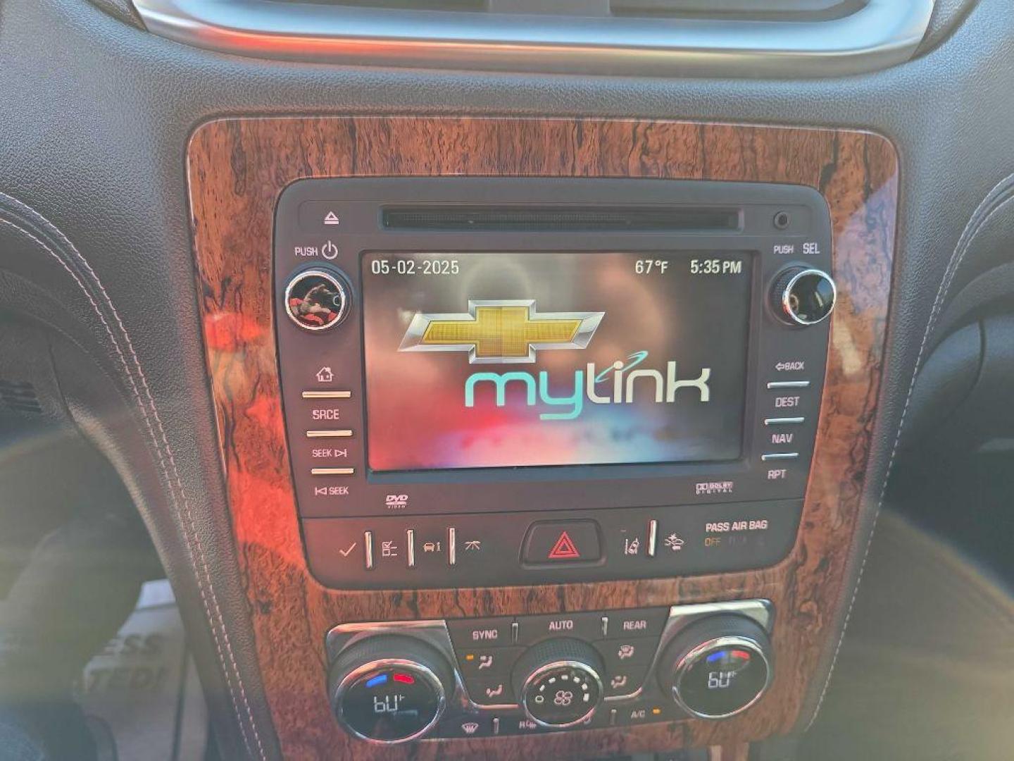 2014 GREY CHEVROLET TRAVERSE LTZ (1GNKVJKD7EJ) with an 3.6L engine, Automatic transmission, located at 495 Old Highway 20 West, South Sioux City, NE, 68776, (402) 494-2677, 42.458408, -96.443512 - Photo#12