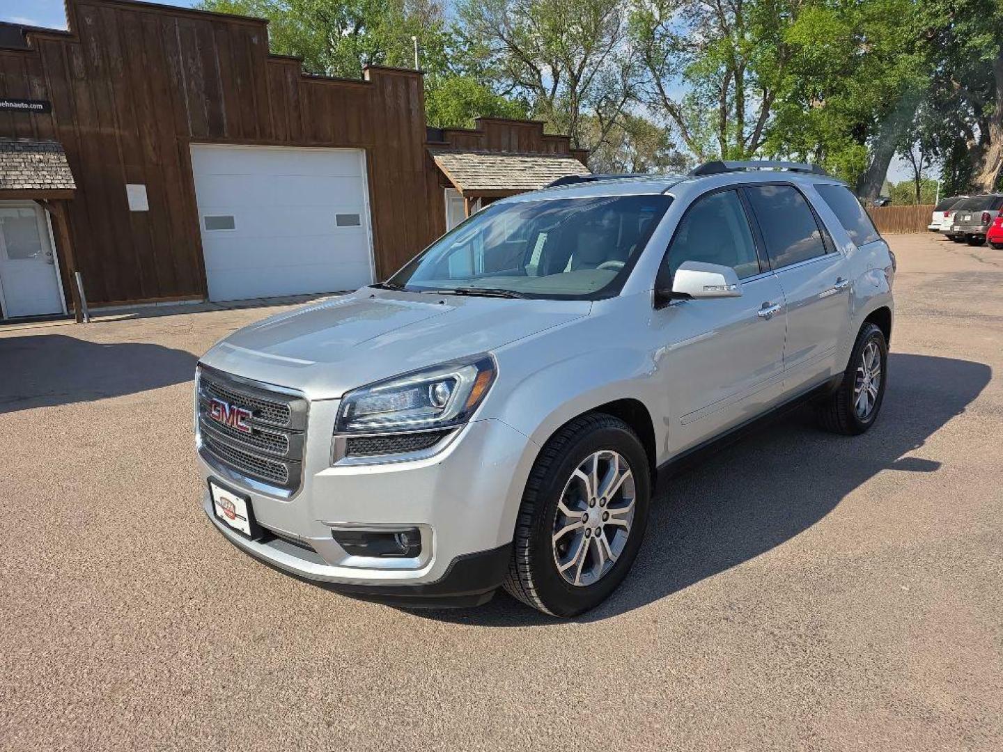 2013 SILVER GMC ACADIA SLT-1 (1GKKVRKD1DJ) with an 3.6L engine, Automatic transmission, located at 495 Old Highway 20 West, South Sioux City, NE, 68776, (402) 494-2677, 42.458408, -96.443512 - Photo#0