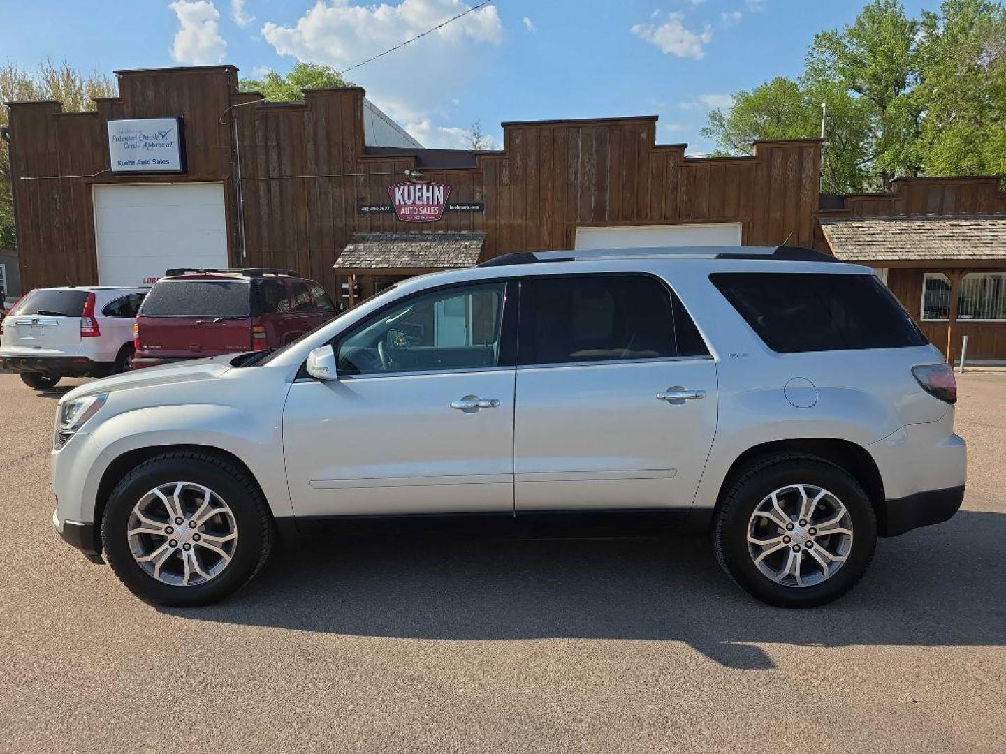 2013 SILVER GMC ACADIA SLT-1 (1GKKVRKD1DJ) with an 3.6L engine, Automatic transmission, located at 495 Old Highway 20 West, South Sioux City, NE, 68776, (402) 494-2677, 42.458408, -96.443512 - Photo#1