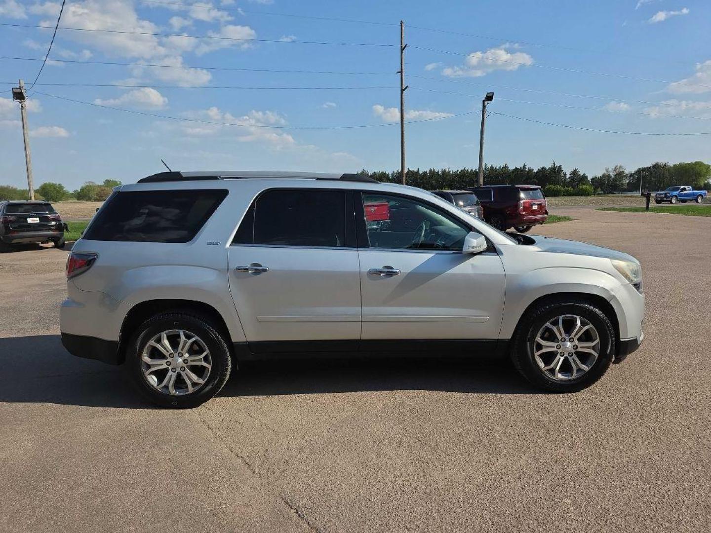 2013 SILVER GMC ACADIA SLT-1 (1GKKVRKD1DJ) with an 3.6L engine, Automatic transmission, located at 495 Old Highway 20 West, South Sioux City, NE, 68776, (402) 494-2677, 42.458408, -96.443512 - Photo#4