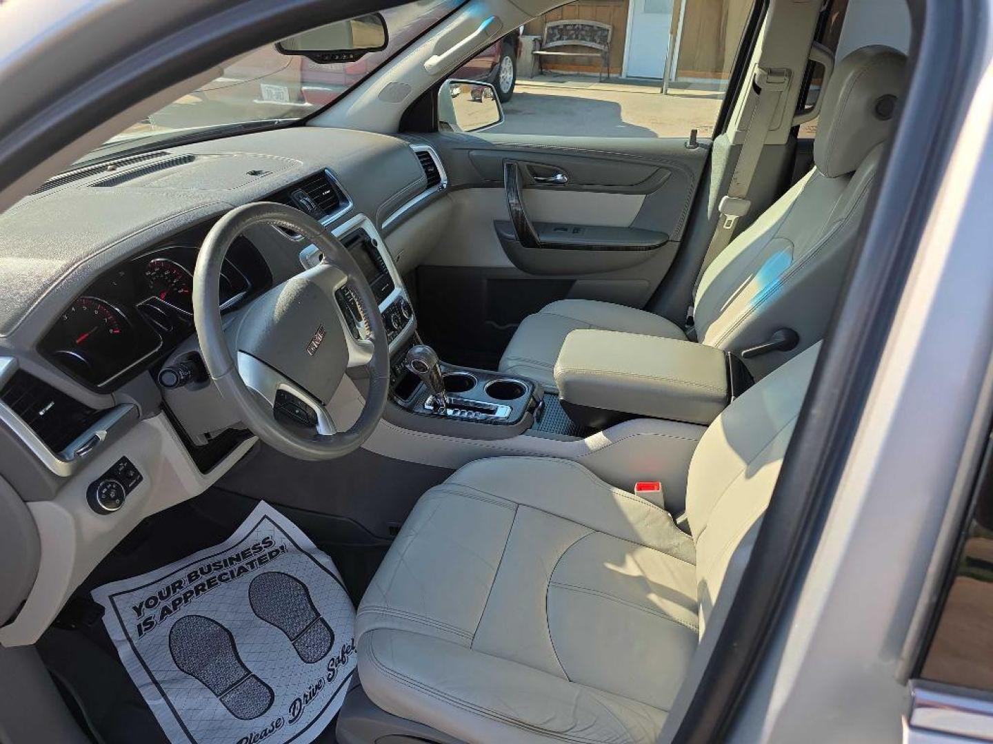 2013 SILVER GMC ACADIA SLT-1 (1GKKVRKD1DJ) with an 3.6L engine, Automatic transmission, located at 495 Old Highway 20 West, South Sioux City, NE, 68776, (402) 494-2677, 42.458408, -96.443512 - Photo#8