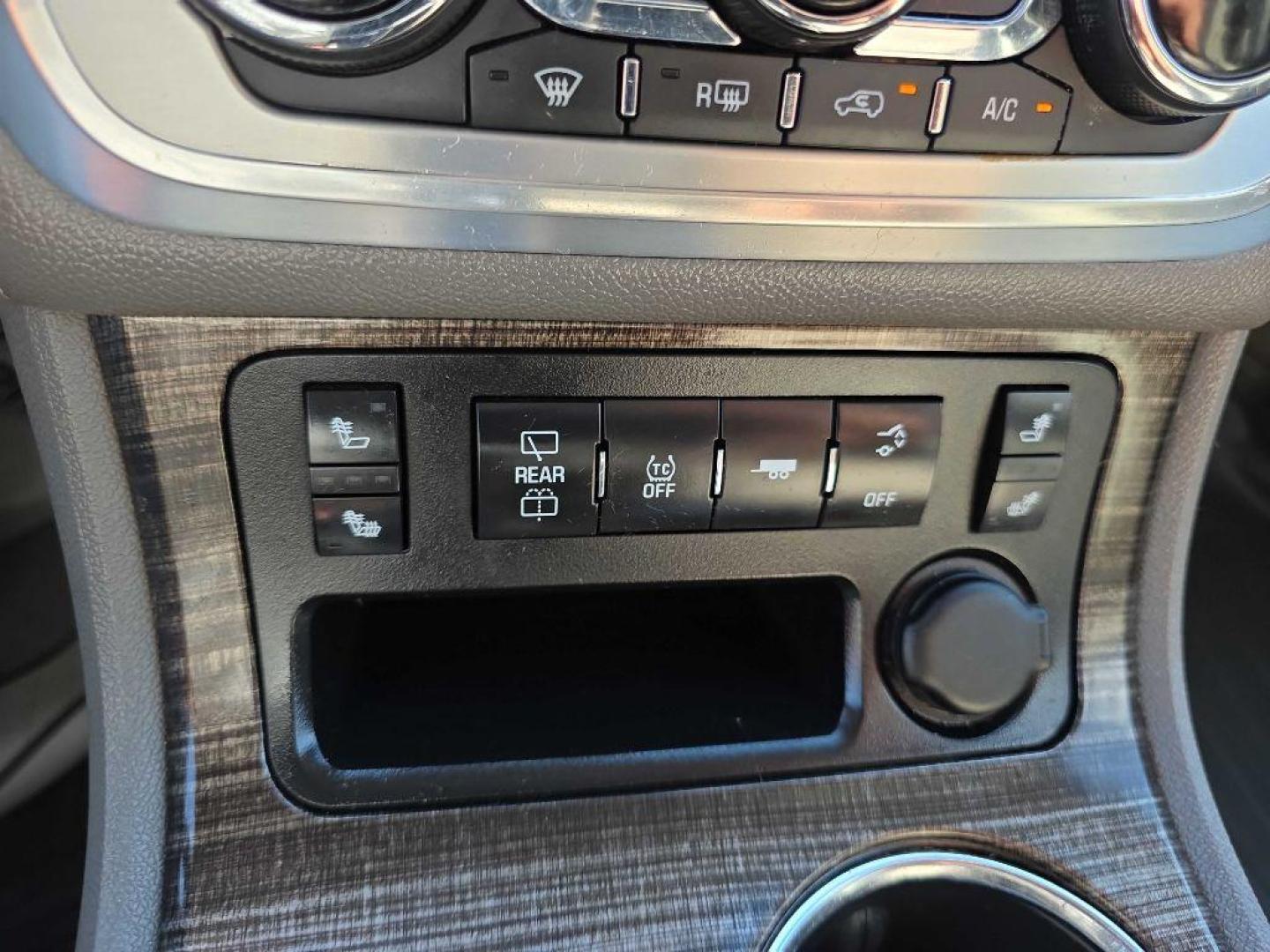 2013 SILVER GMC ACADIA SLT-1 (1GKKVRKD1DJ) with an 3.6L engine, Automatic transmission, located at 495 Old Highway 20 West, South Sioux City, NE, 68776, (402) 494-2677, 42.458408, -96.443512 - Photo#11