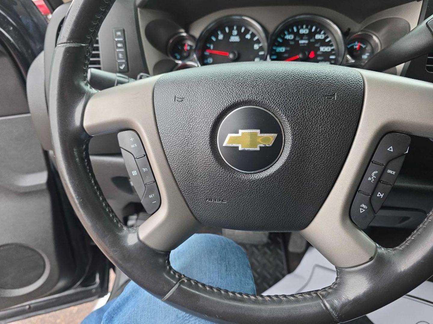 2011 BLACK CHEVROLET SILVERADO 1500 LT (3GCPKSE3XBG) with an 5.3L engine, Automatic transmission, located at 495 Old Highway 20 West, South Sioux City, NE, 68776, (402) 494-2677, 42.458408, -96.443512 - Photo#10
