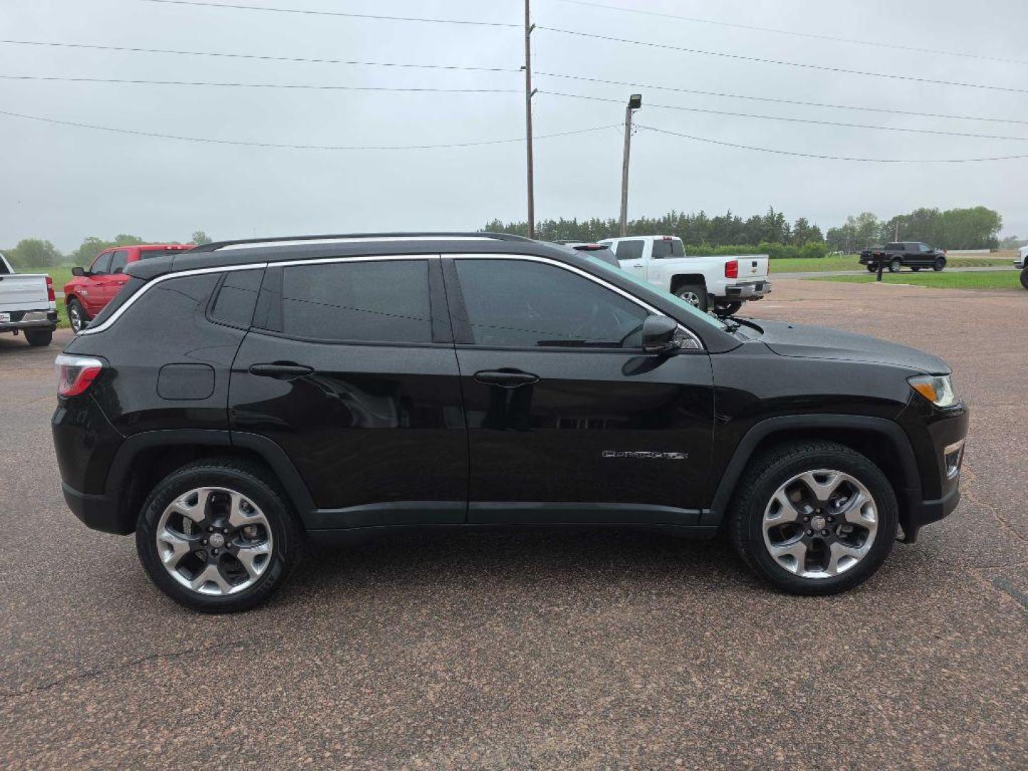 2018 BLACK JEEP COMPASS LIMITED (3C4NJDCB8JT) with an 2.4L engine, Automatic transmission, located at 495 Old Highway 20 West, South Sioux City, NE, 68776, (402) 494-2677, 42.458408, -96.443512 - Photo#4