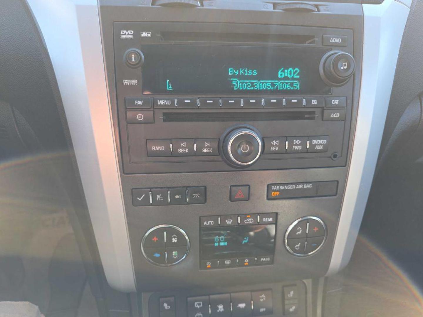 2011 BLACK CHEVROLET TRAVERSE LT (1GNKRJED3BJ) with an 3.6L engine, Automatic transmission, located at 495 Old Highway 20 West, South Sioux City, NE, 68776, (402) 494-2677, 42.458408, -96.443512 - Photo#12