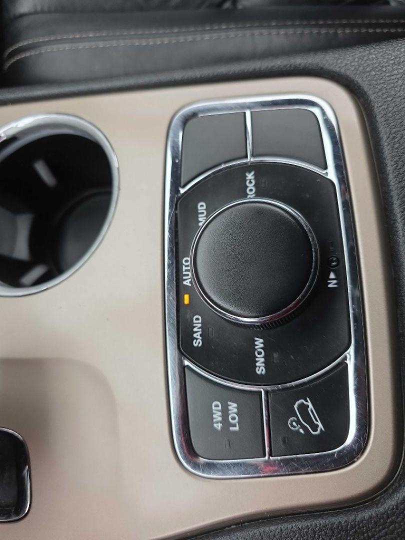 2014 BLACK JEEP GRAND CHEROKEE LIMITED (1C4RJFBG1EC) with an 3.6L engine, Automatic transmission, located at 495 Old Highway 20 West, South Sioux City, NE, 68776, (402) 494-2677, 42.458408, -96.443512 - Photo#10